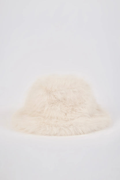 Faux-Fur Hat in Ice White