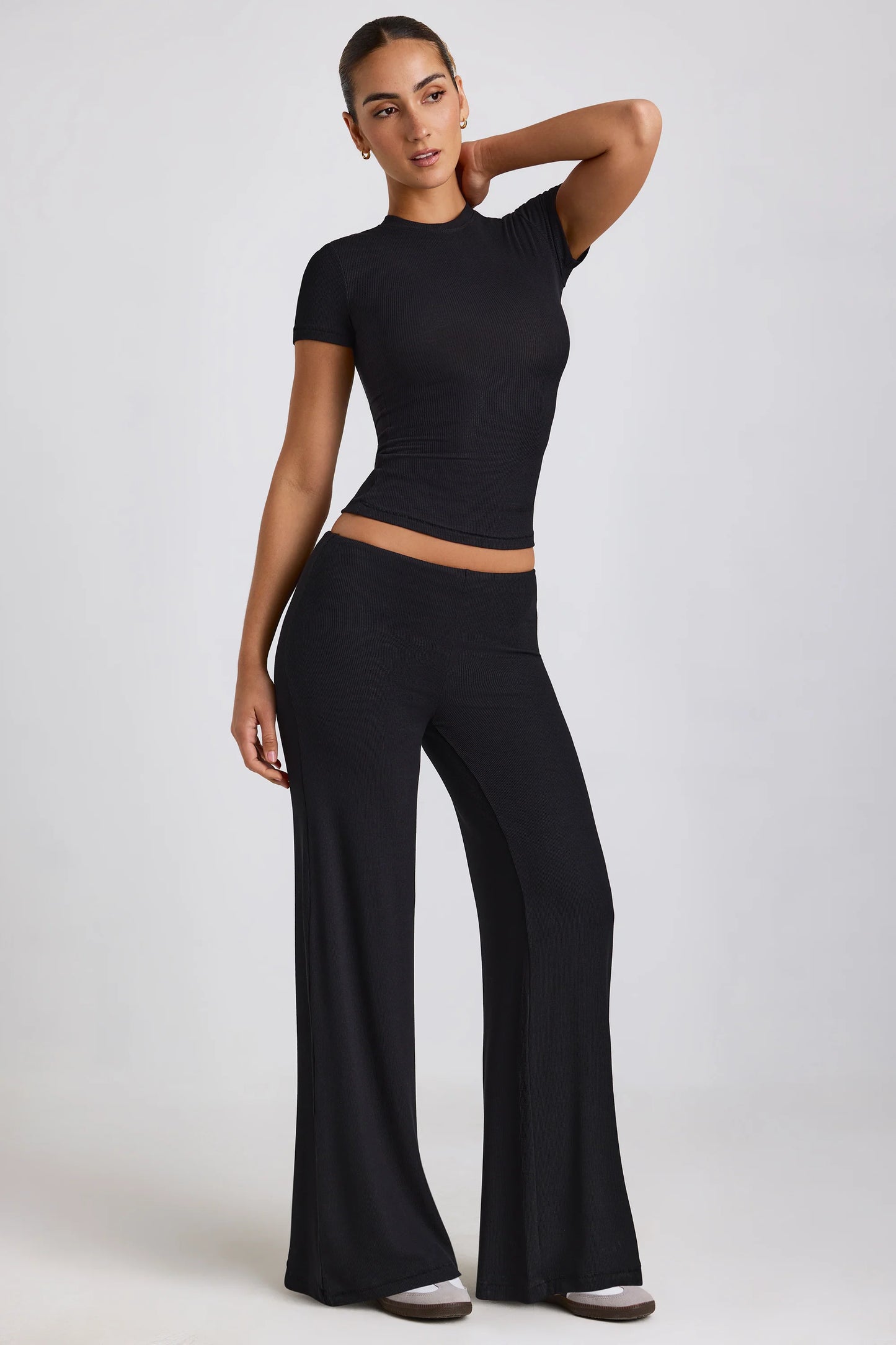 Petite Mid Rise Wide Leg Trouser in Black