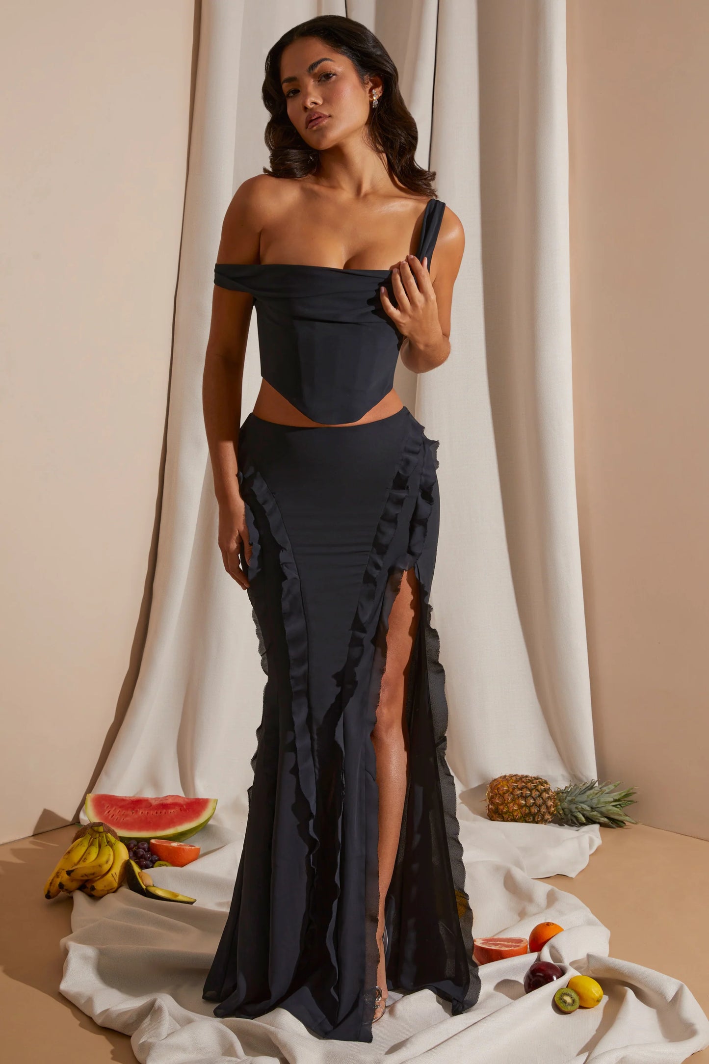 Mid Rise Ruffle Detail Maxi Skirt in Black