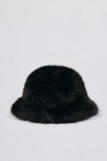 Faux-Fur Hat in Black