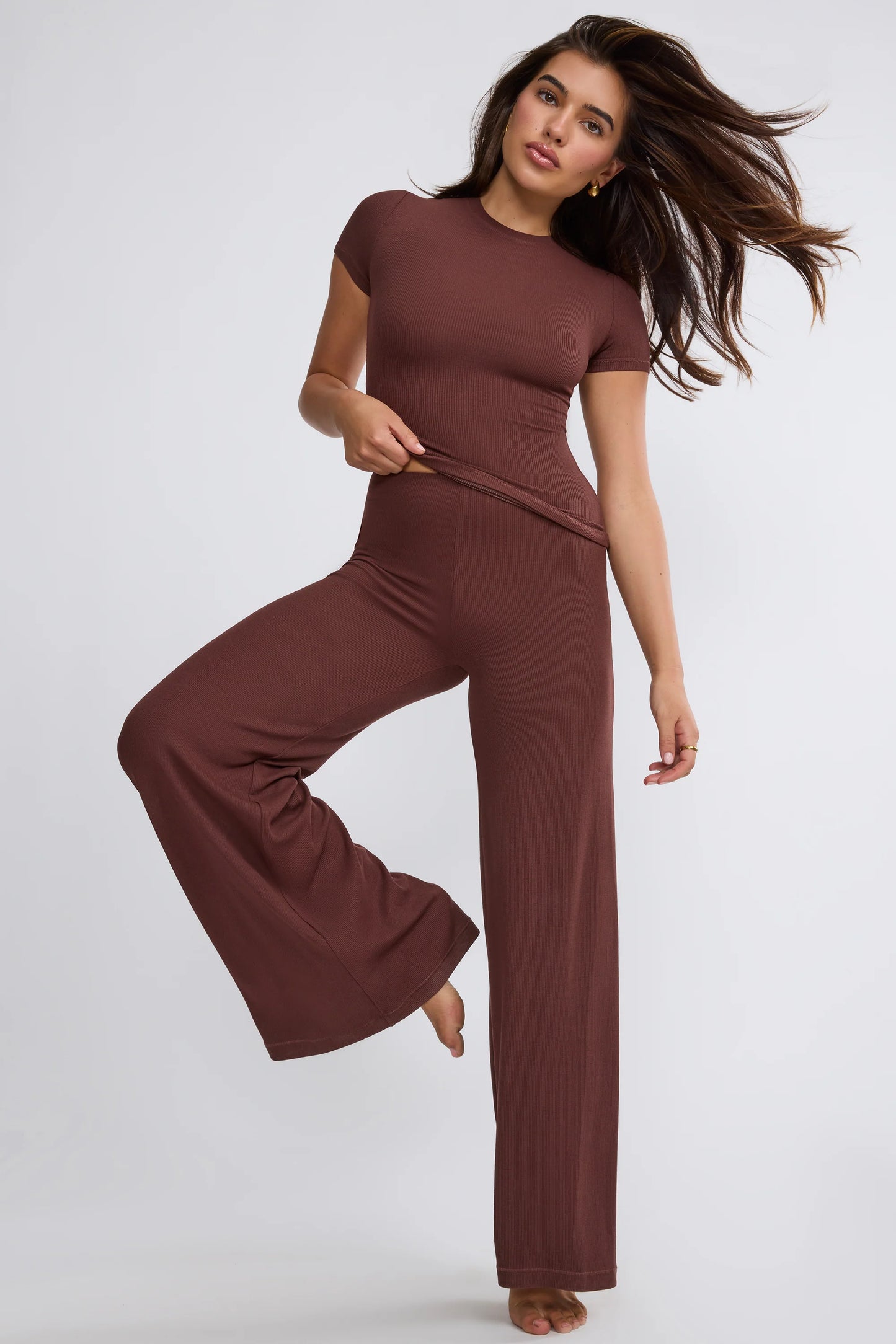 Petite Mid Rise Wide Leg Trouser in Chocolate