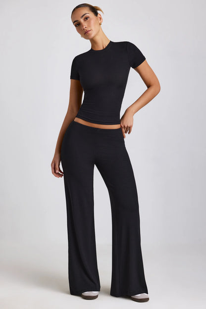 Petite Mid Rise Wide Leg Trouser in Black