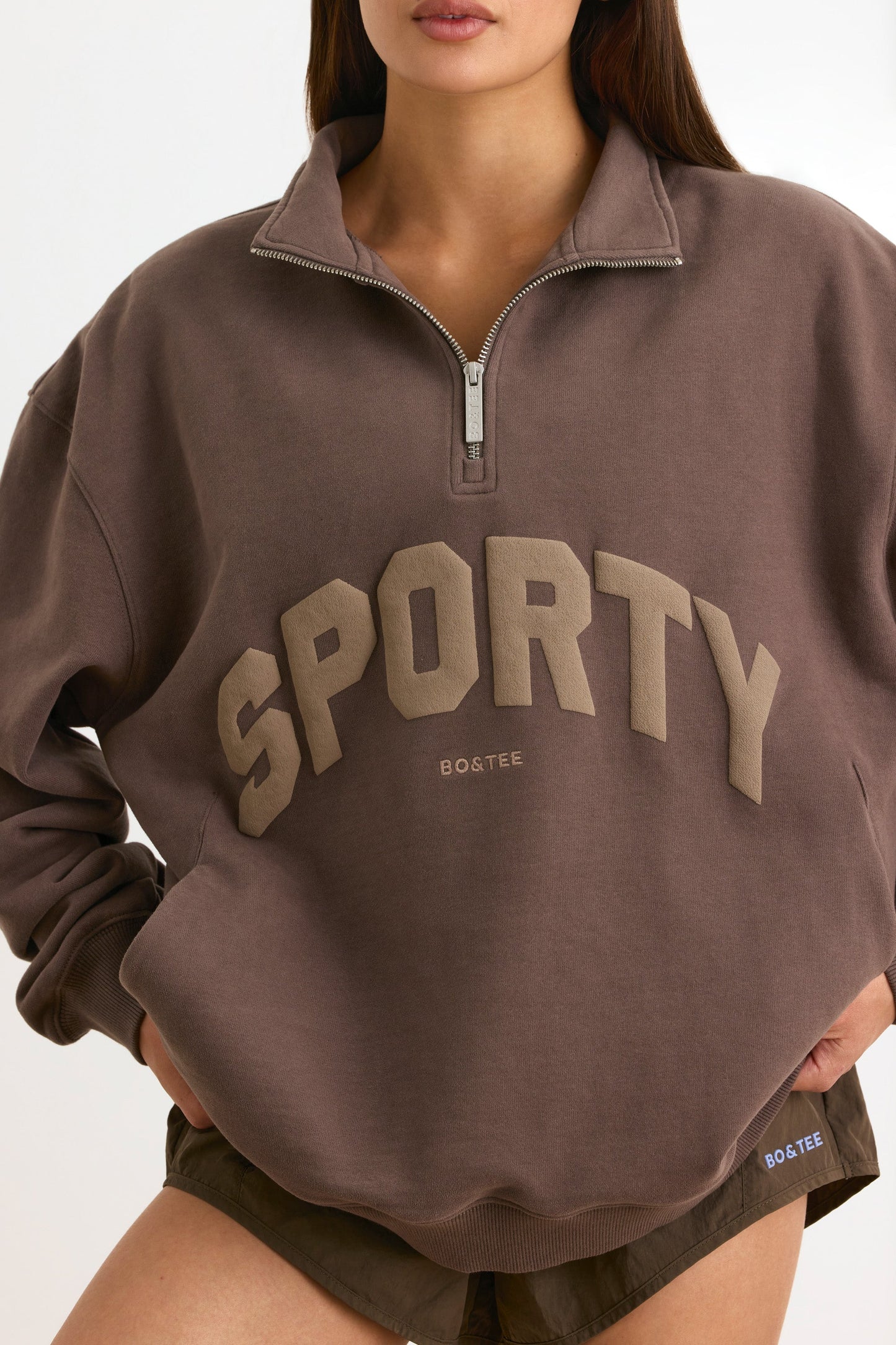 Quarter-Zip Sweatshirt in Espresso