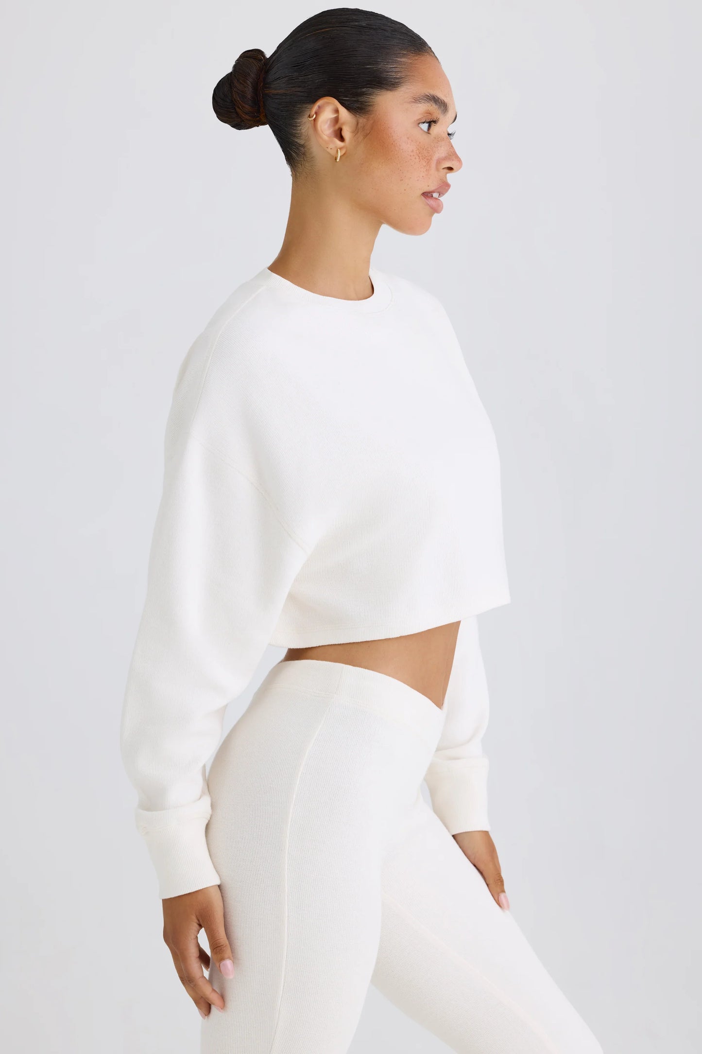 Crew-Neck Open-Back Cropped Sweatshirt in White