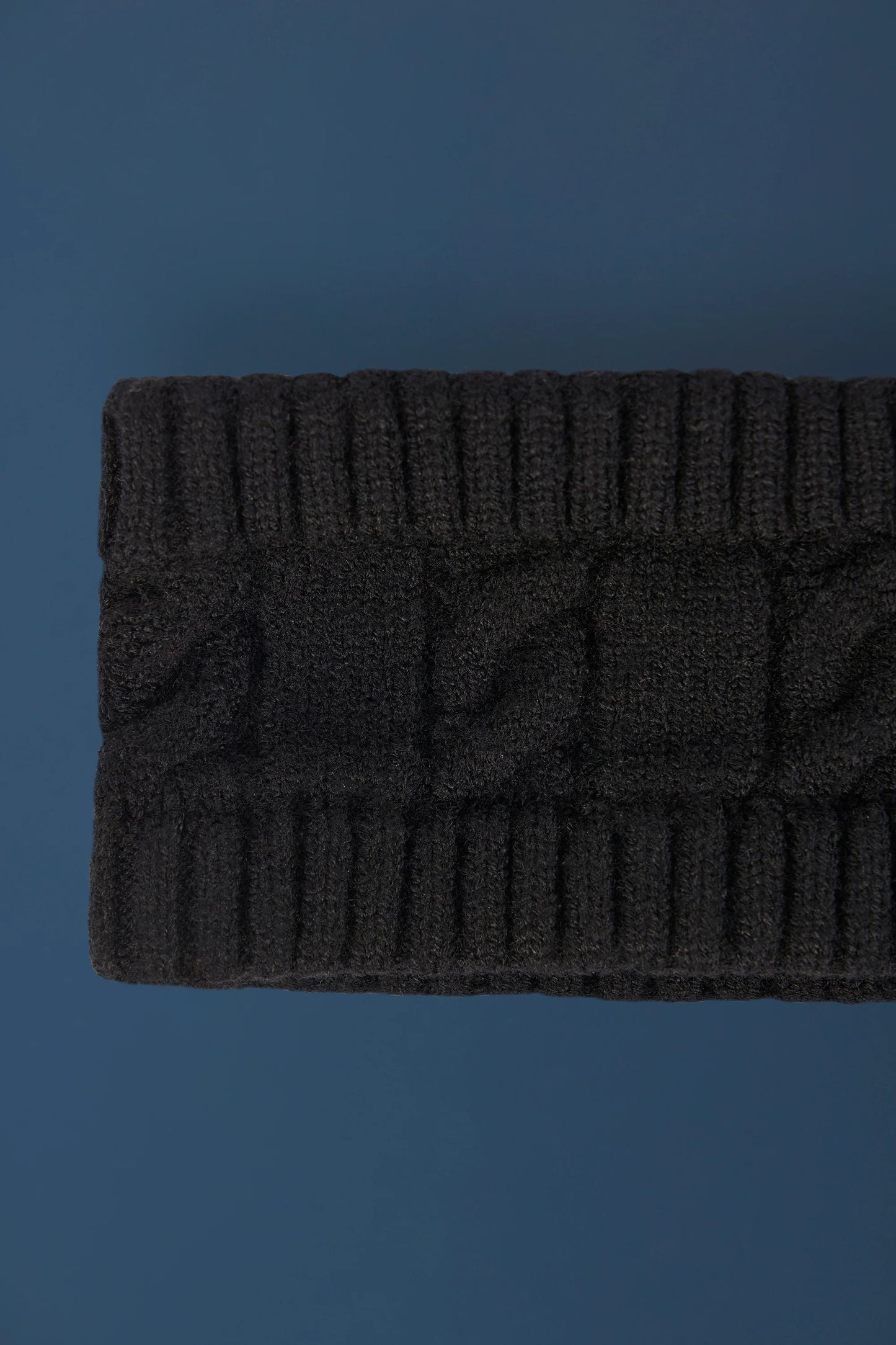 Cable-Knit Headband in Black