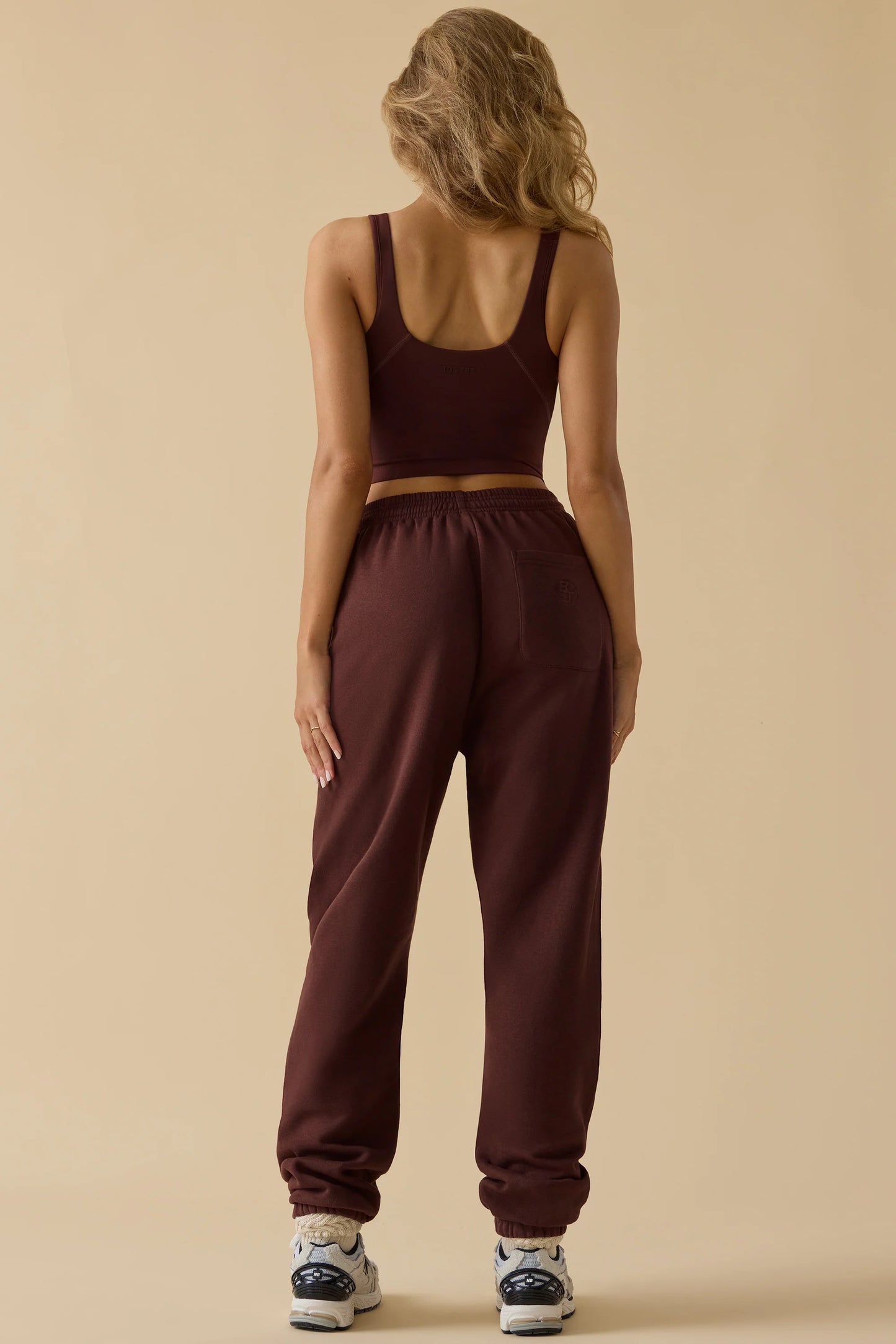 Mid-Rise Joggers in Mahogany