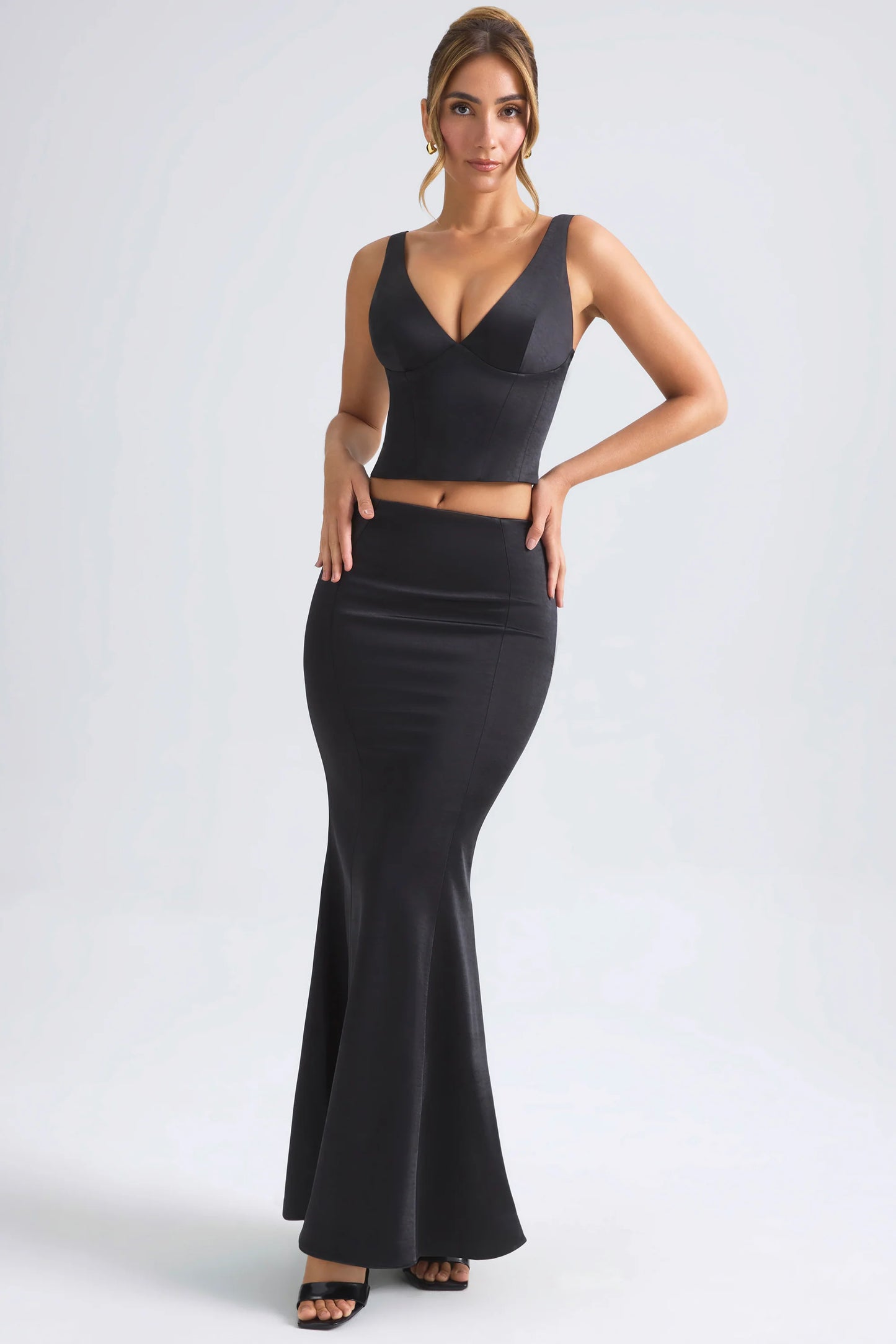 Mid-Rise Fishtail Maxi Skirt in Black