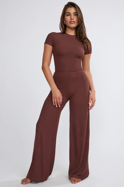 Petite Mid Rise Wide Leg Trouser in Chocolate