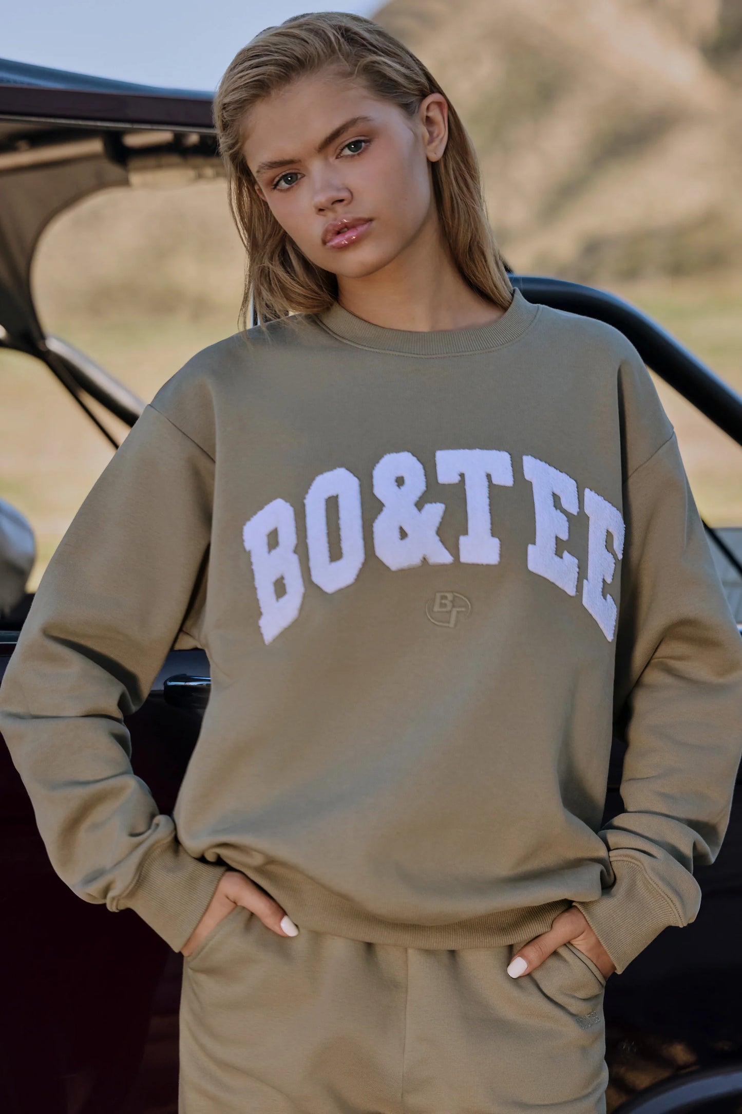 Oversized Crew Neck Sweatshirt in Soft Olive