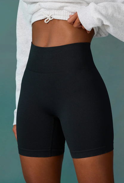 Super Sculpt Seamless Biker Shorts in Black