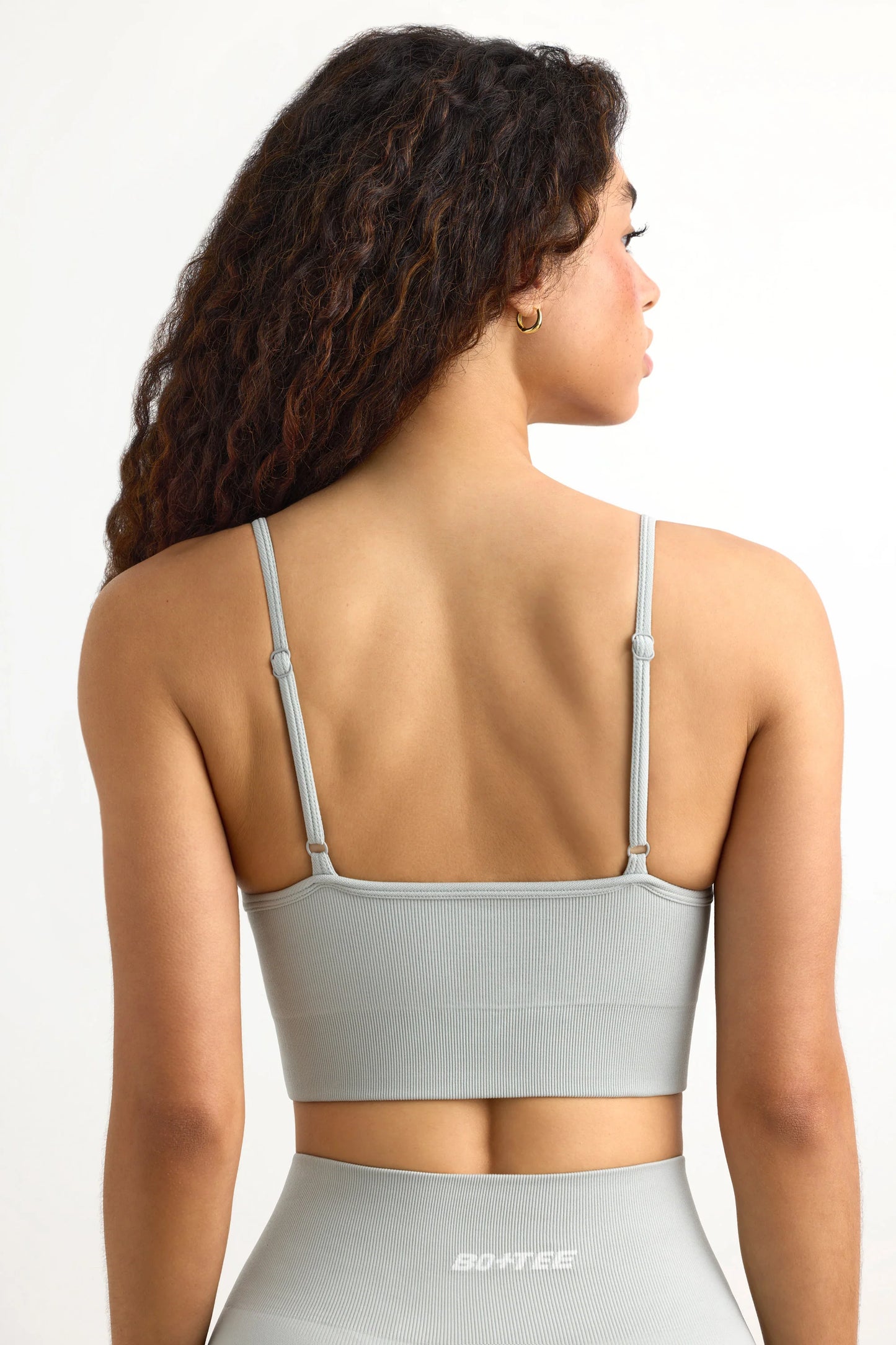 Super Sculpt Seamless Scoop-Neck Sports Bra in Fog