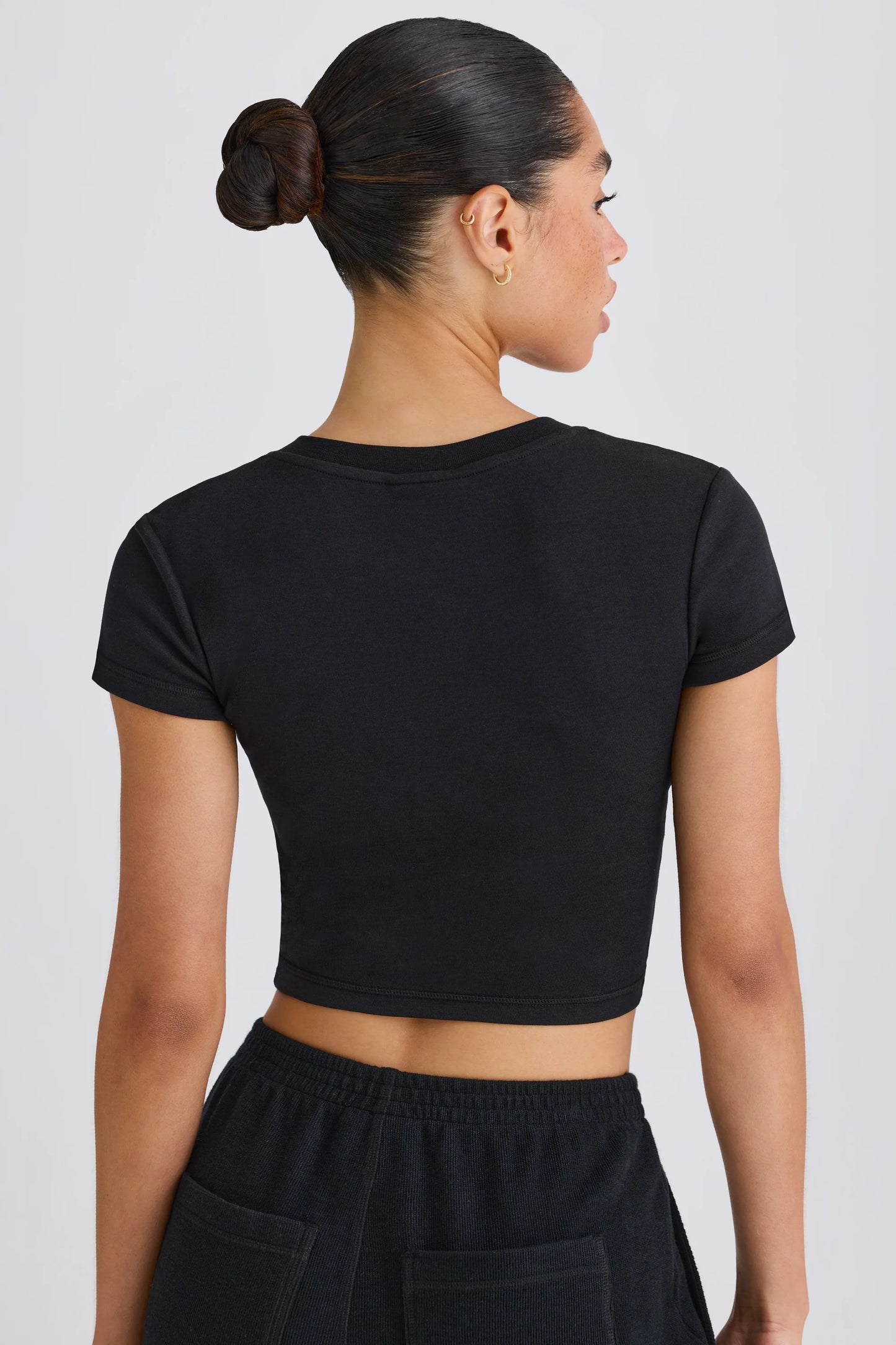 Graphic-Print Cropped T-Shirt in Black